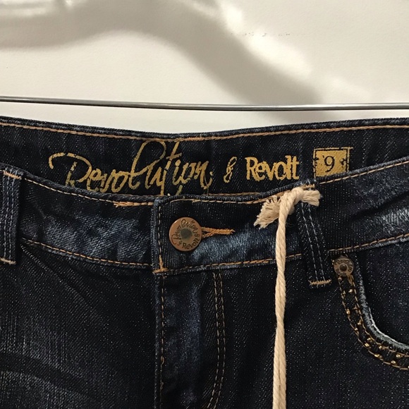 New with tags Revolution  & Revolt size 9 woman’s Distressed blue Jeans - Picture 3 of 7